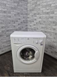 Стиральная машина Indesit WIU 82 Стиральная машина Indesit WIU 82